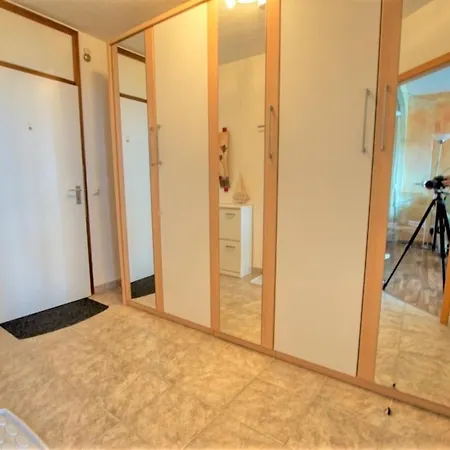 - Haus C, App 0c1111